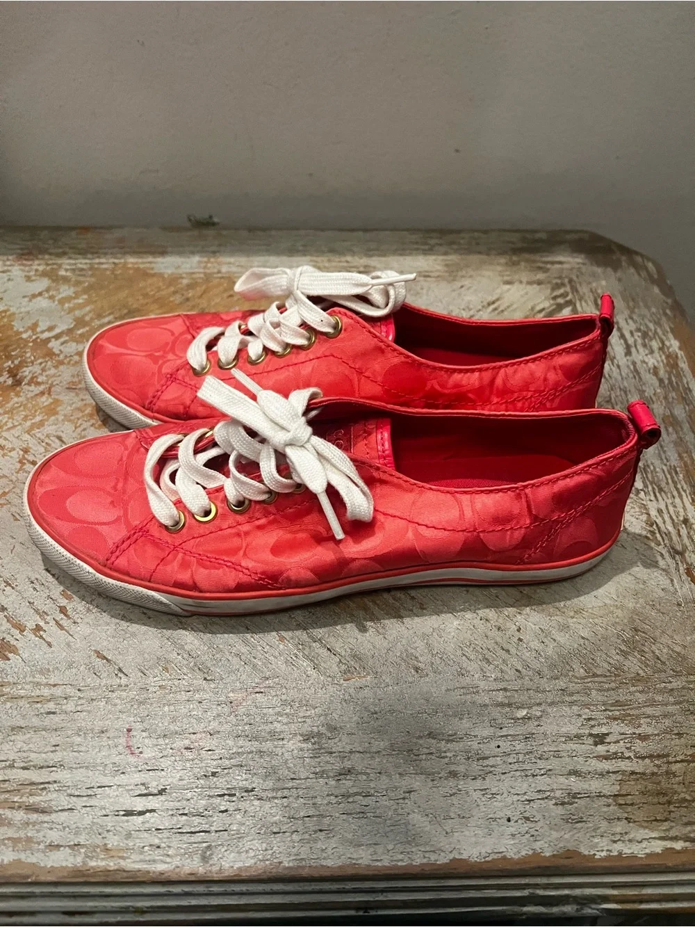Coach Women's Suzzy Corral Pink Signature‎ Embossed Logo Low-Top Sneakers Size 8